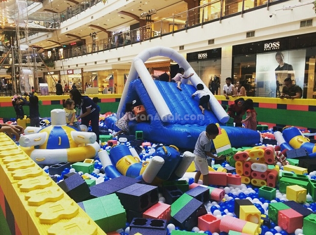 Blocks Playground dan Atraksi Wheel of Death