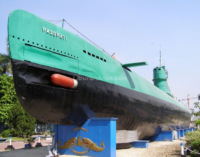 Monumen Kapal Selam (Monkasel)