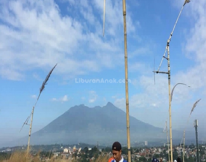 Hiking Bocah