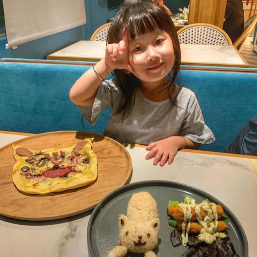 Amyrea Art n Kitchen